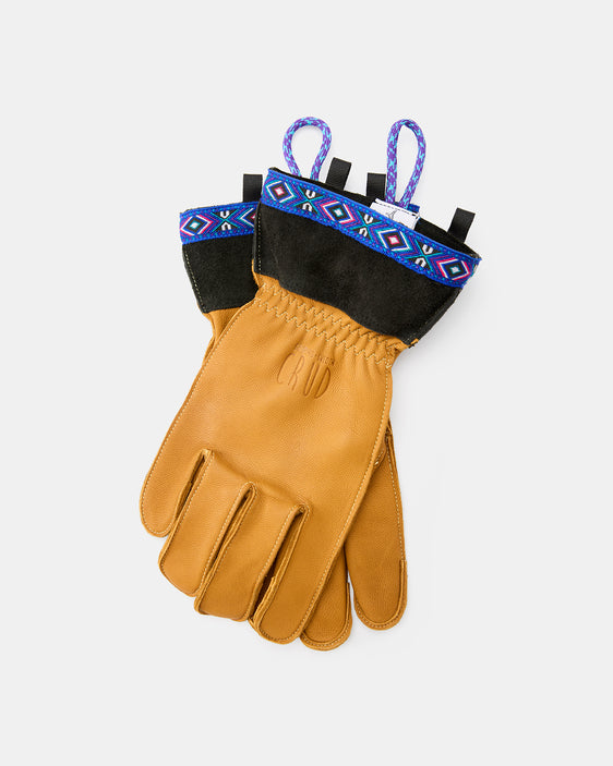 Men’s leather outdoor gloves with reinforced fingertips