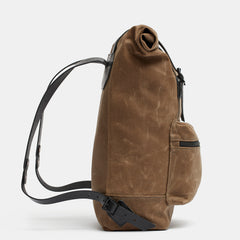 Landö backpack in black with waxed canvas and leather straps