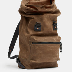 Landö backpack in black with waxed canvas and leather straps